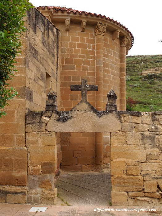 CABECERA DESDE EL SUR Y ACCESO A CEMENTERIO